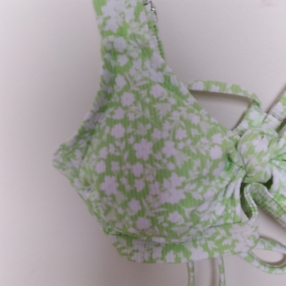 Xhilaration 90s Aesthetic Green and White Floral Print Tie Back Bikini Top - Picture 7 of 10